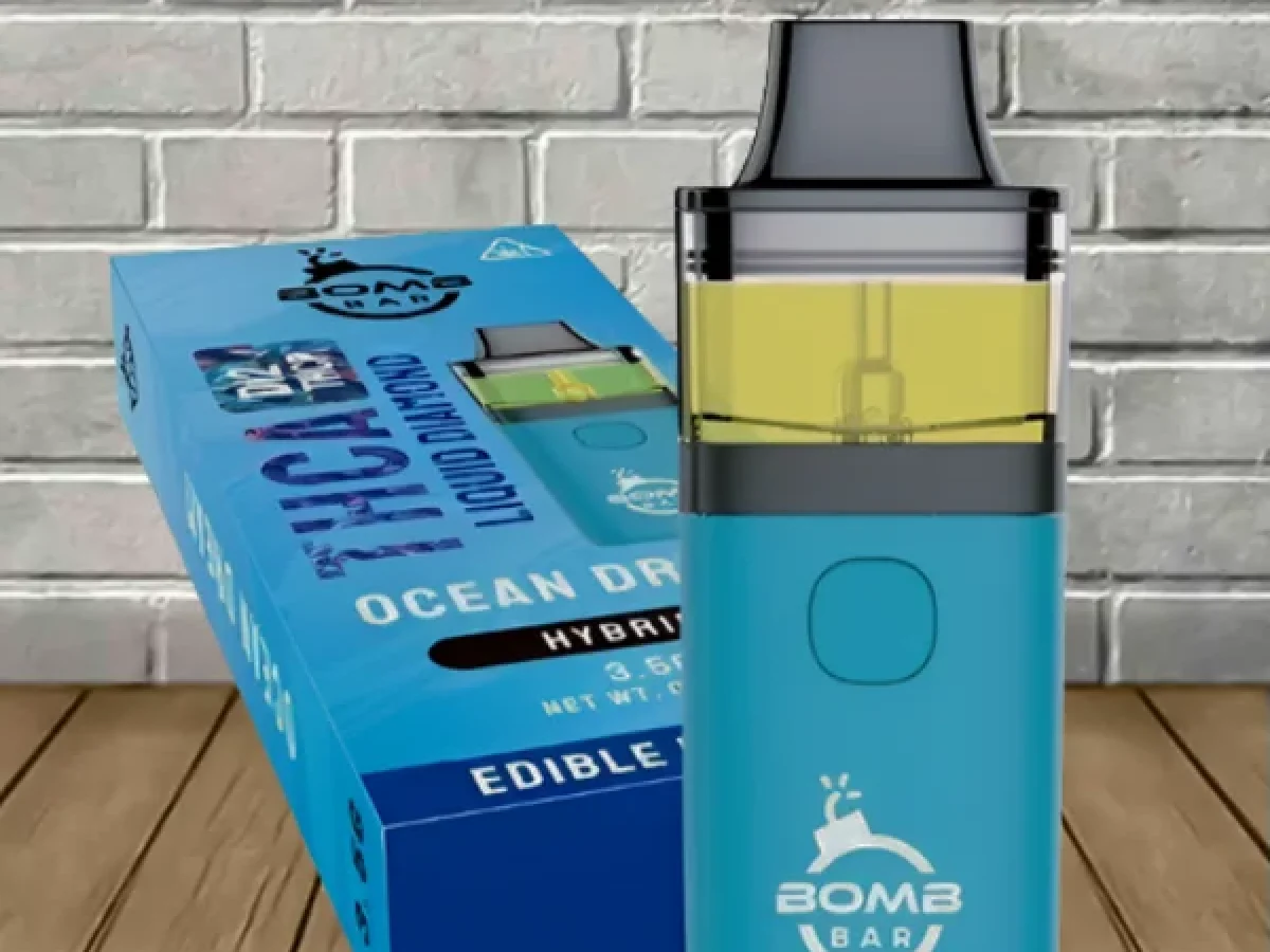 Bomb Bar THCa Liquid Diamonds Disposable 3.5g + Free Gummy - DISCONTINUED